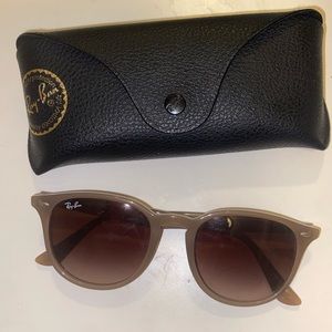 NWOT RAYBANS WITH CASE